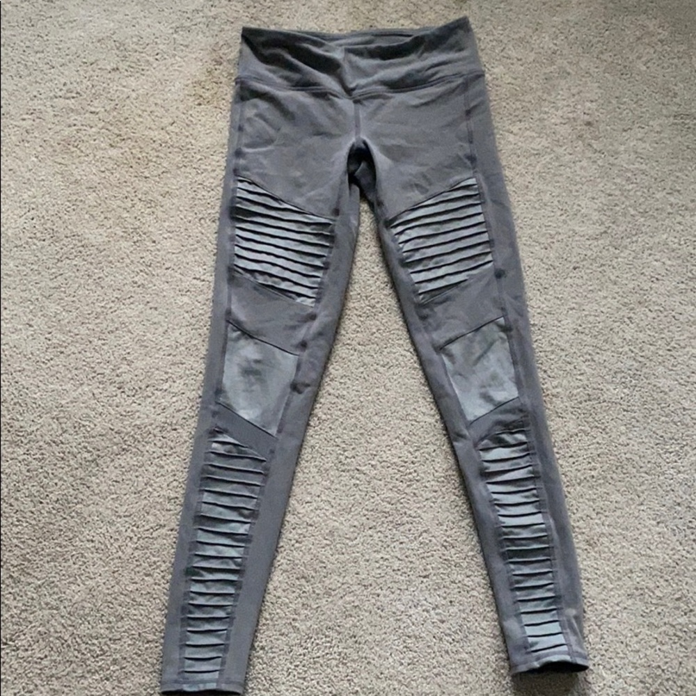 Moto leggings from alo